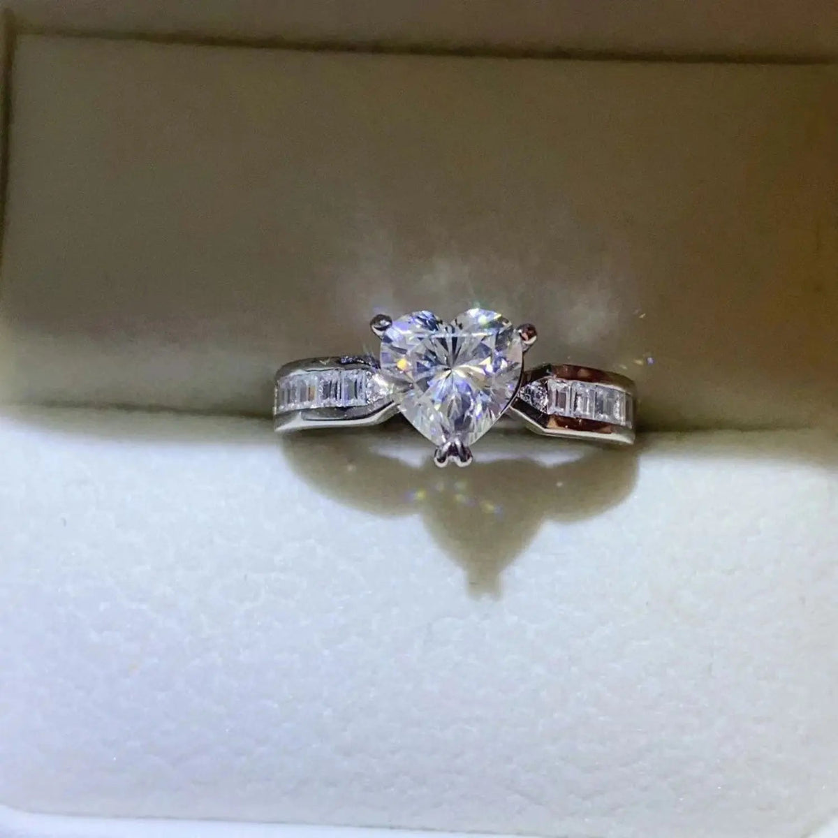 1 Carat Moissanite 925 Sterling Silver Ring - GlossiChic Collectionjewelry