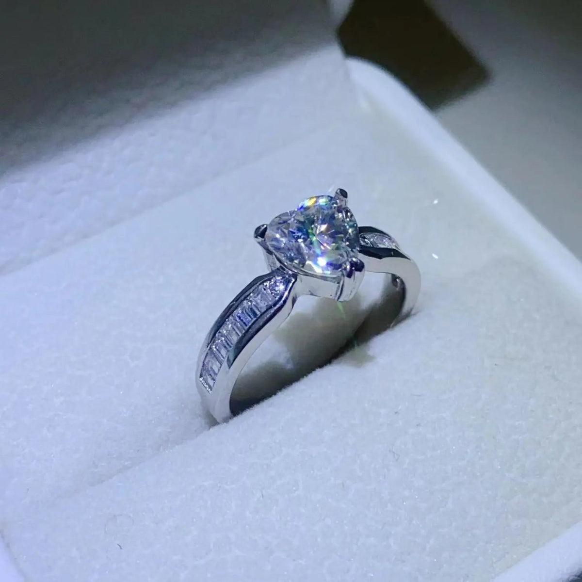 1 Carat Moissanite 925 Sterling Silver Ring - GlossiChic Collectionjewelry