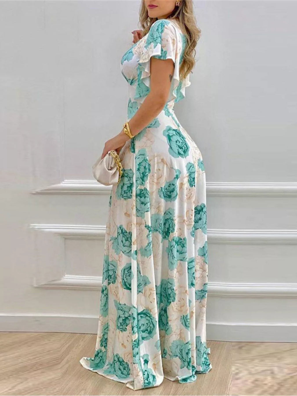 1889351344f047278539dbe7c8c04024-GlossiChic Collection