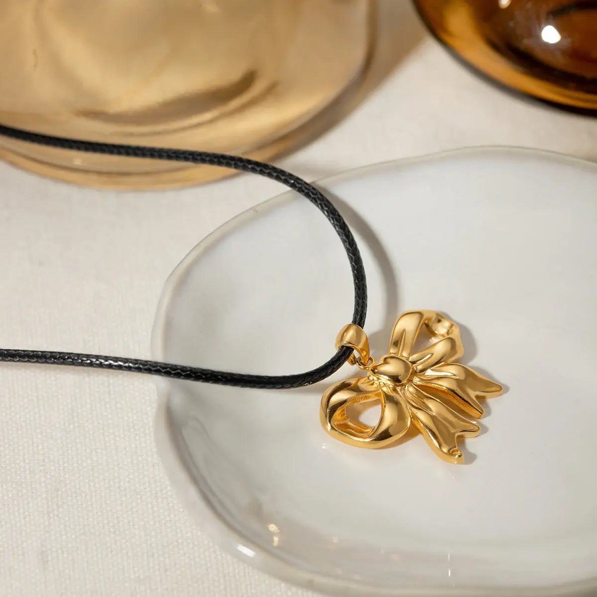 18K Gold - Plated Bow Pendant Necklace - GlossiChic Collectionjewelry