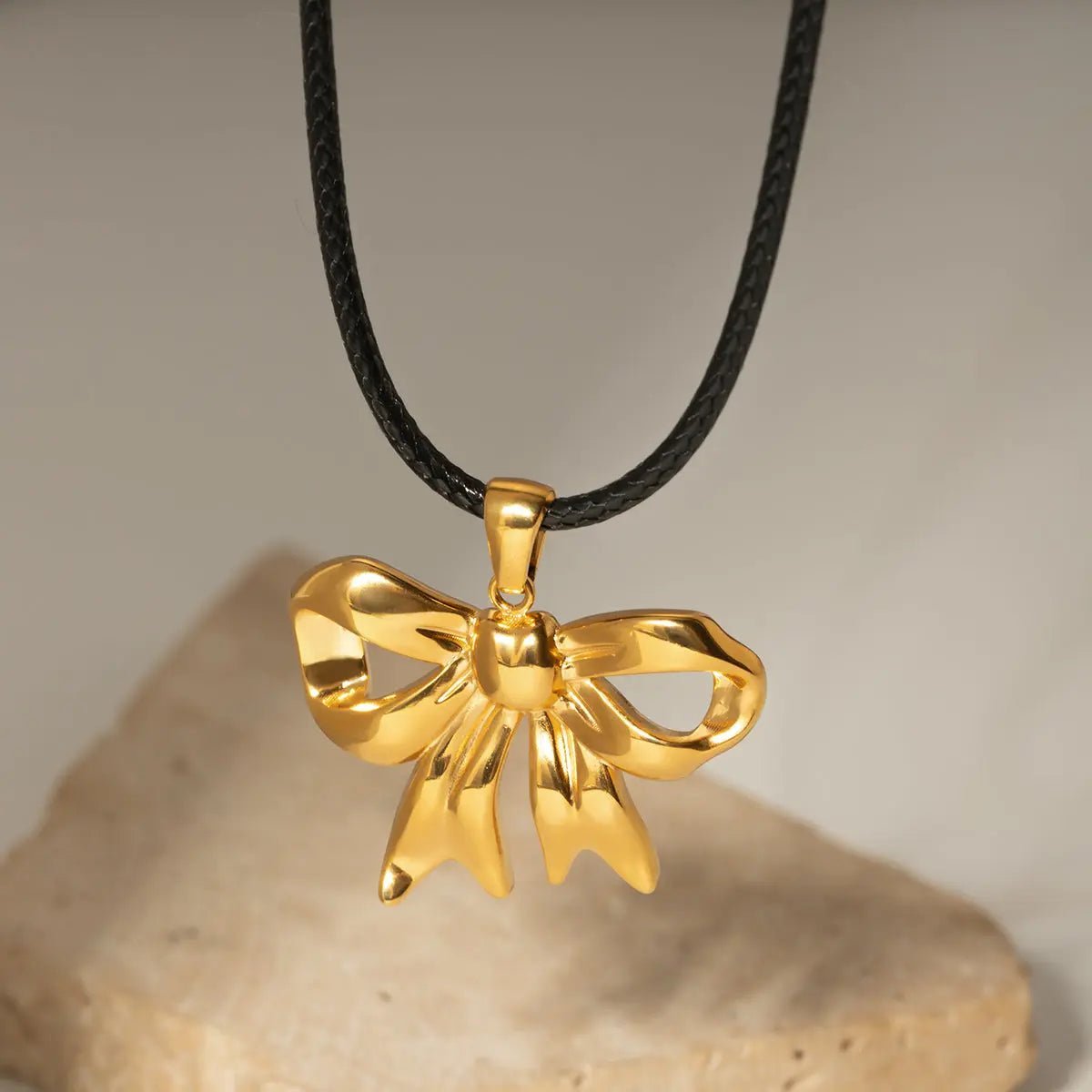 18K Gold - Plated Bow Pendant Necklace - GlossiChic Collectionjewelry