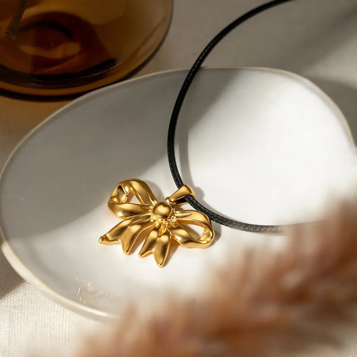 18K Gold - Plated Bow Pendant Necklace - GlossiChic Collectionjewelry