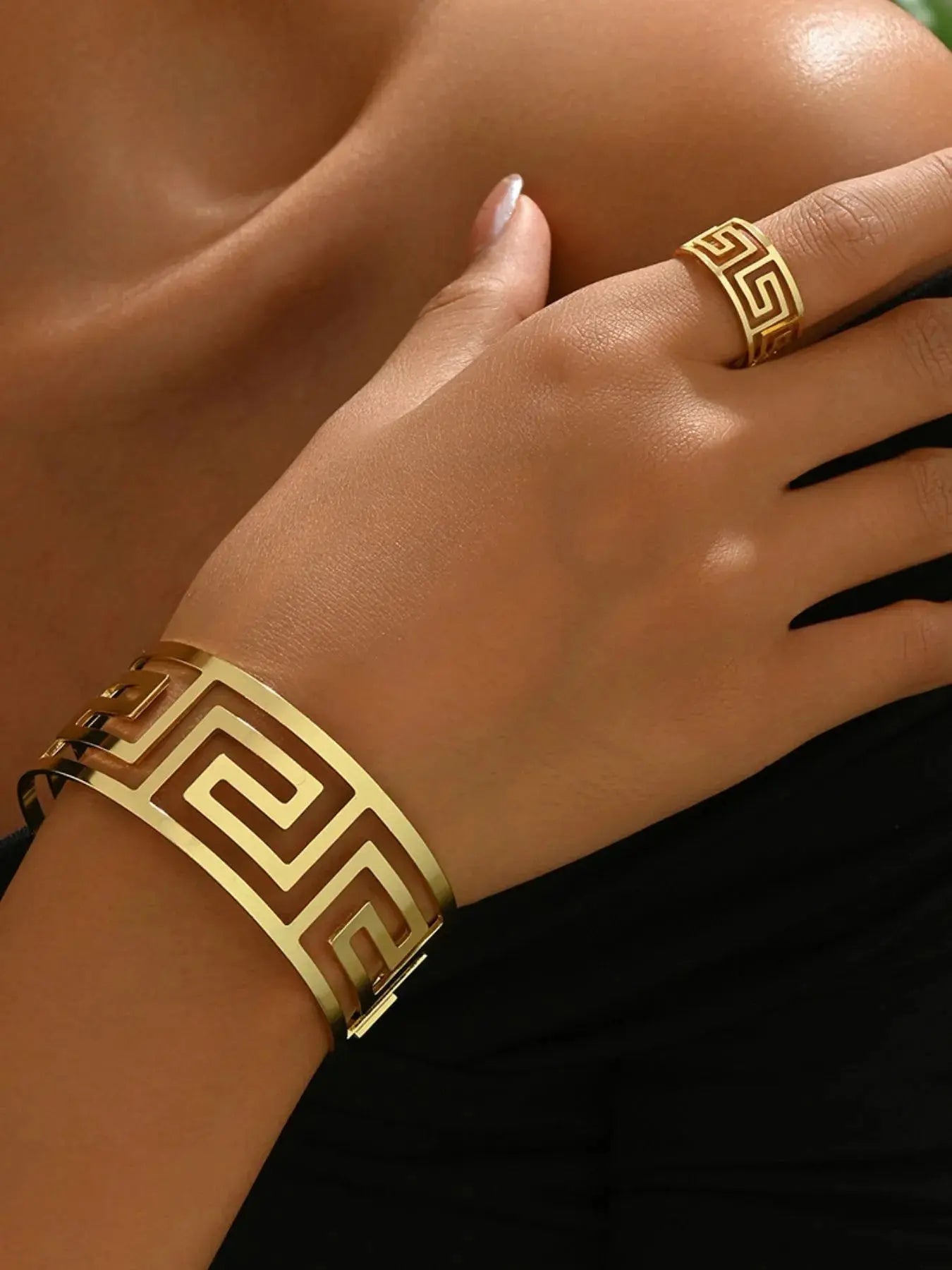 18K Gold-Plated Stainless Steel Geometric Bracelet and Ring Jewelry Set - GlossiChic Collection Gold / One Size GlossiChic Collection jewelry