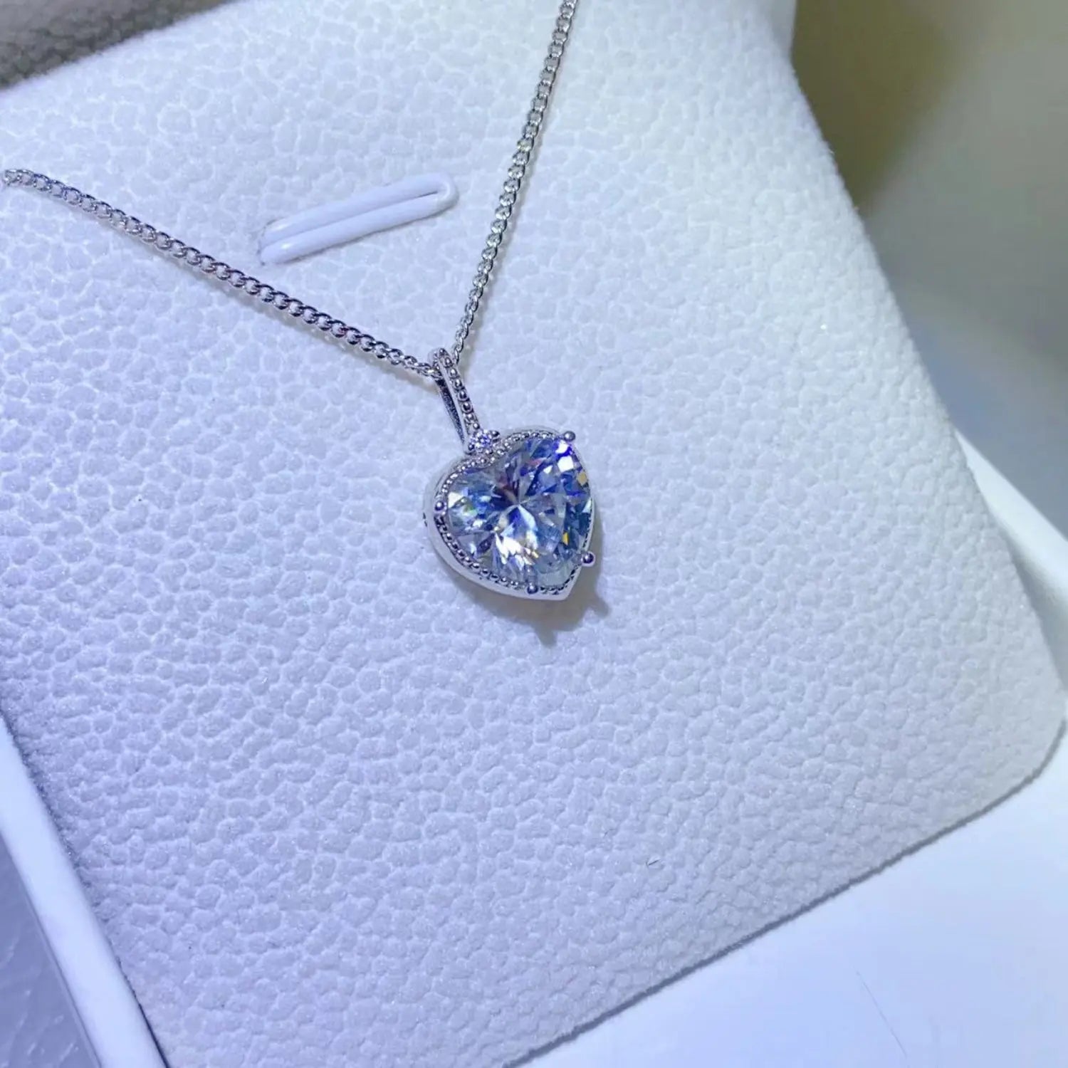 2 Carat Moissanite 925 Sterling Silver Necklace - GlossiChic Collectionjewelry