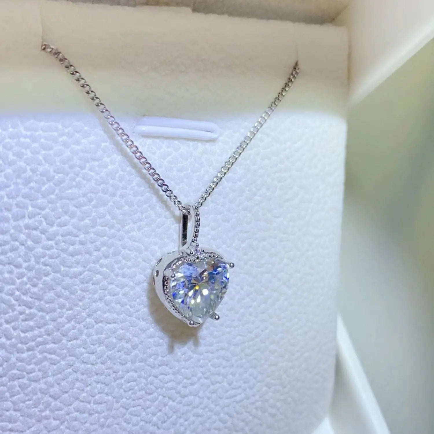 2 Carat Moissanite 925 Sterling Silver Necklace - GlossiChic Collectionjewelry