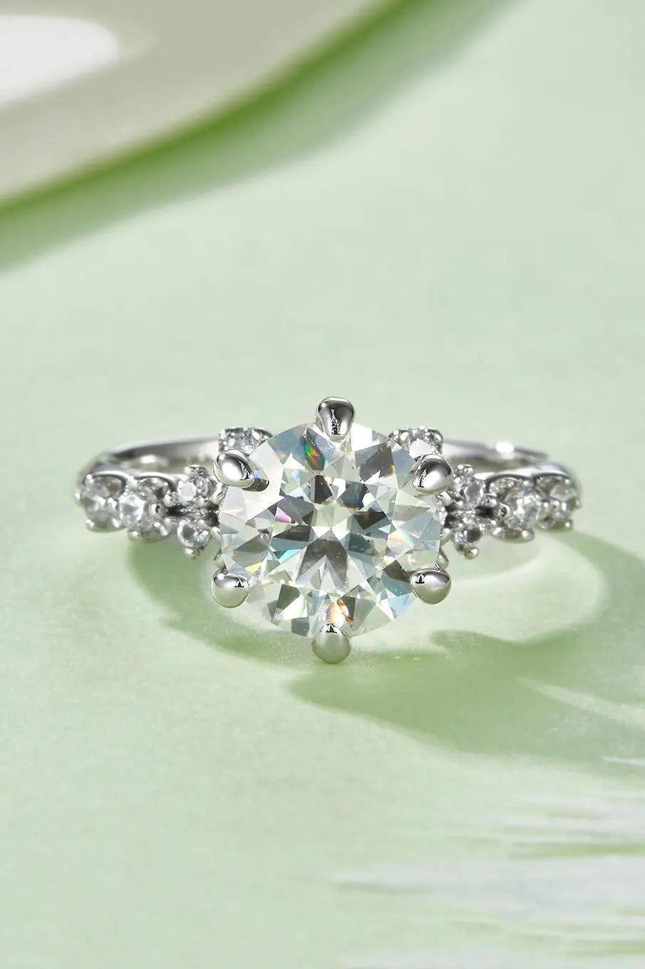 2 Carat Moissanite 925 Sterling Silver Ring - GlossiChic Collection Silver / 5 GlossiChic Collection Rings
