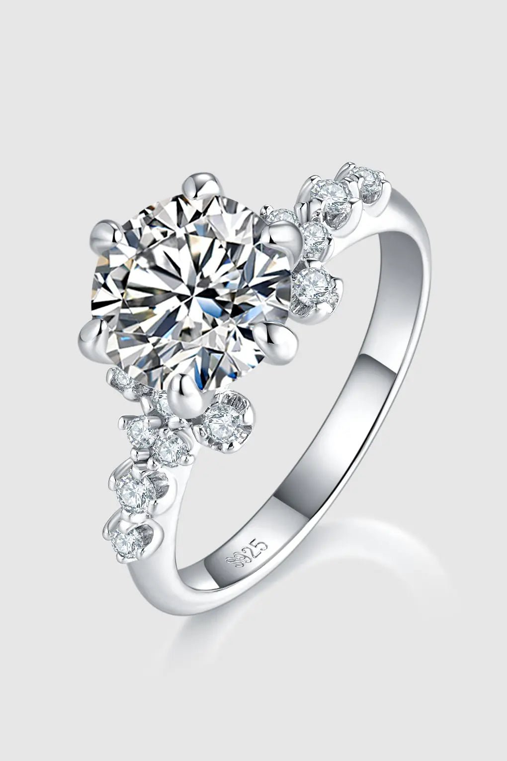 2 Carat Moissanite 925 Sterling Silver Ring - GlossiChic Collection Silver / 5 GlossiChic Collection Rings