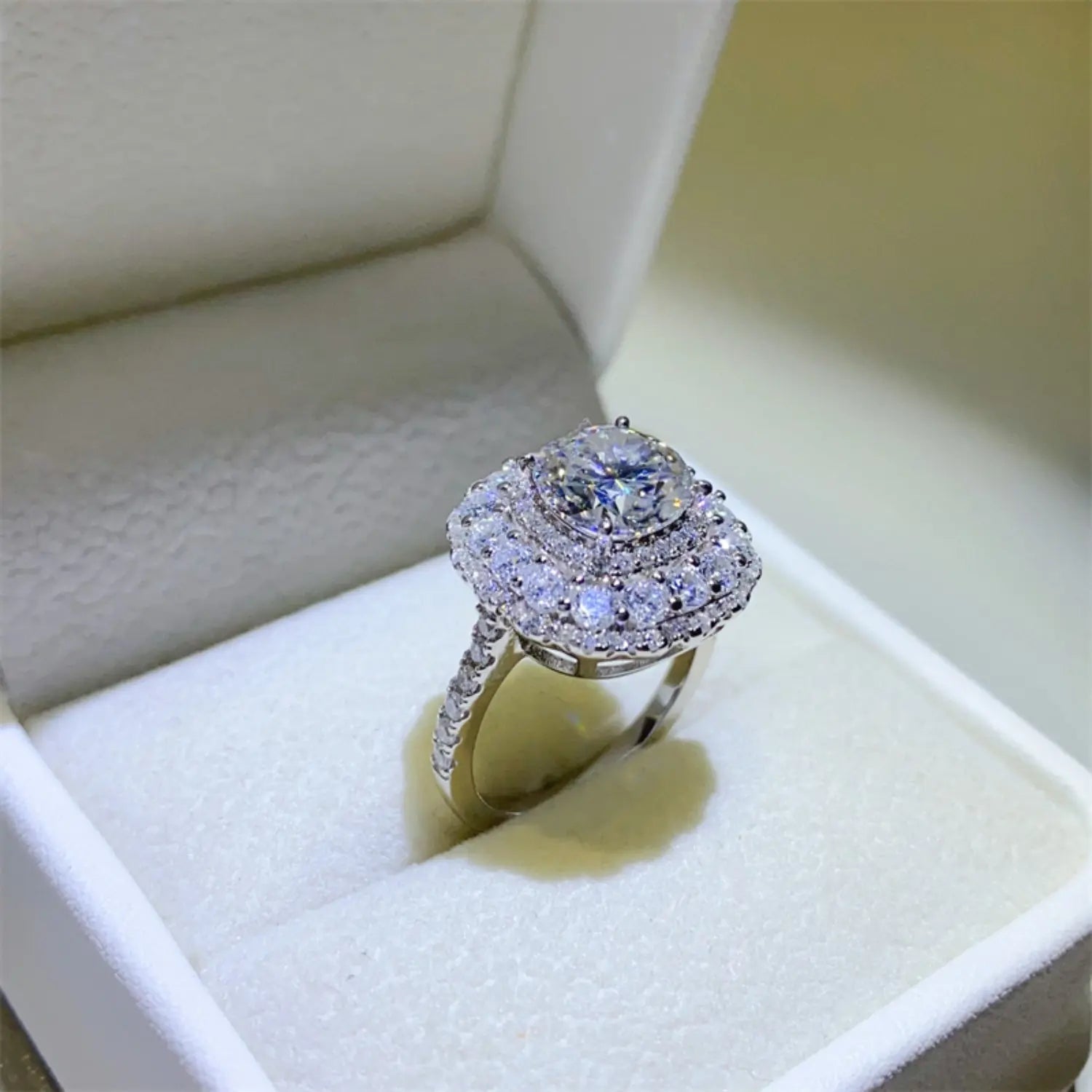 2 Carat Moissanite 925 Sterling Silver Ring - GlossiChic Collectionjewelry