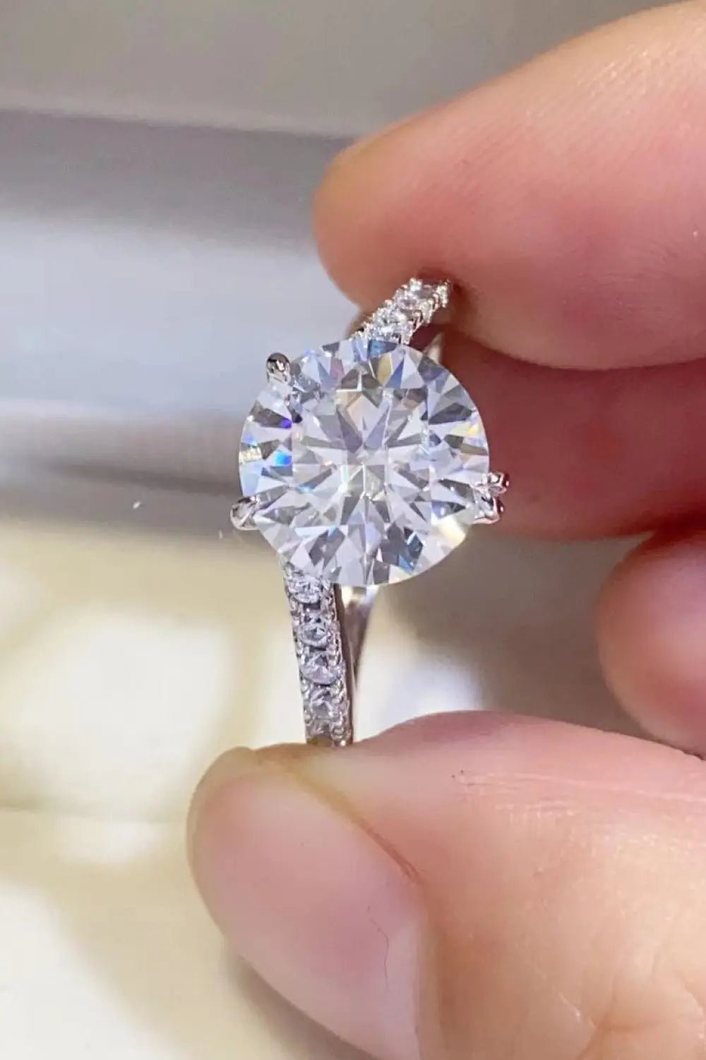 3 Carat Moissanite 925 Sterling Silver Ring - GlossiChic Collection Silver / 4.5 GlossiChic Collection jewelry