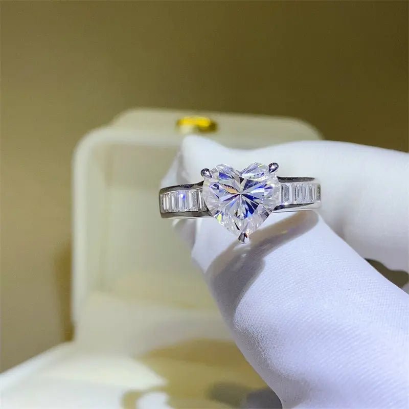3 Carat Moissanite 925 Sterling Silver Ring - GlossiChic Collectionjewelry
