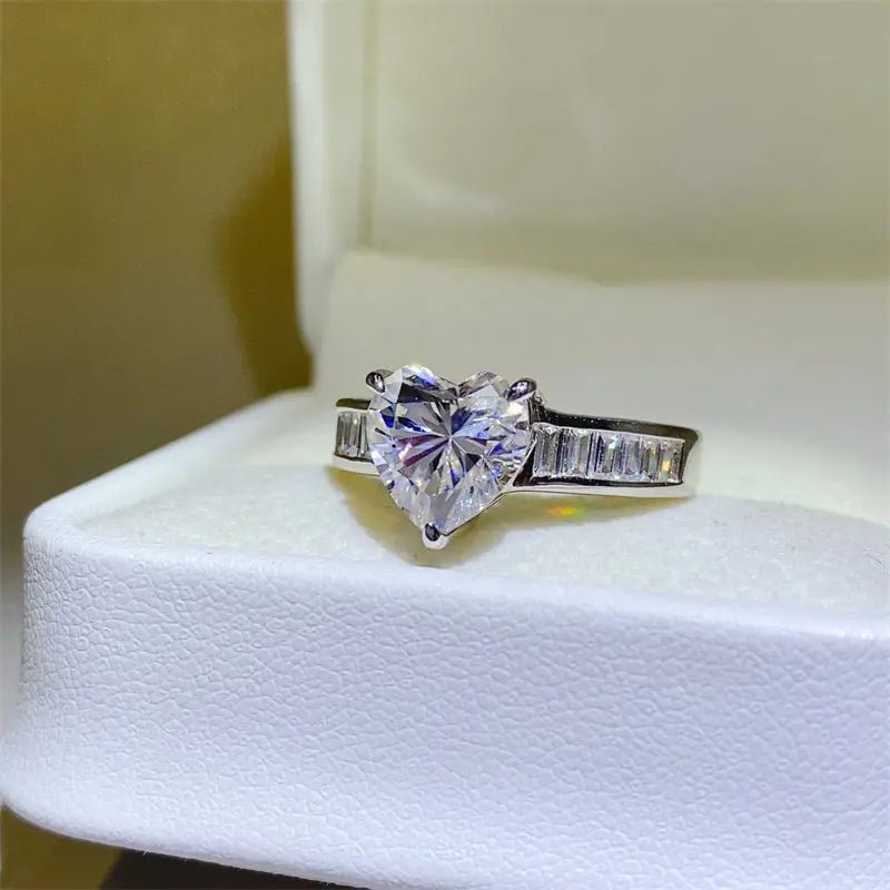 3 Carat Moissanite 925 Sterling Silver Ring - GlossiChic Collectionjewelry