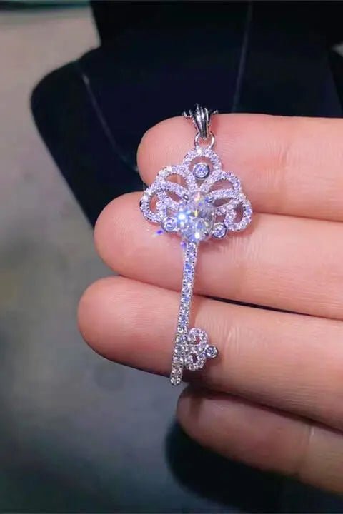 1 Carat Moissanite Key Pendant Necklace - GlossiChic Collectionjewelry