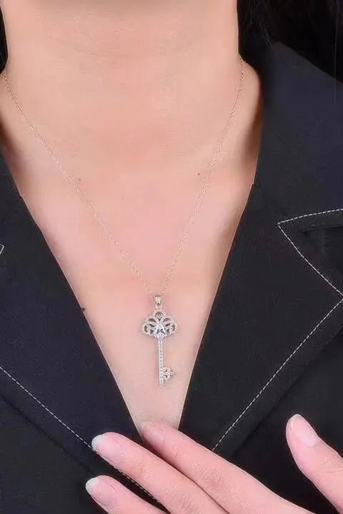 1 Carat Moissanite Key Pendant Necklace - GlossiChic Collectionjewelry