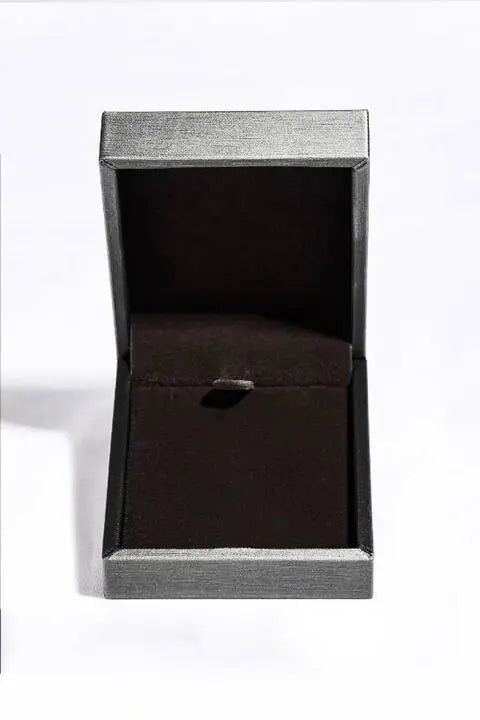 1 Carat Moissanite Key Pendant Necklace - GlossiChic Collectionjewelry