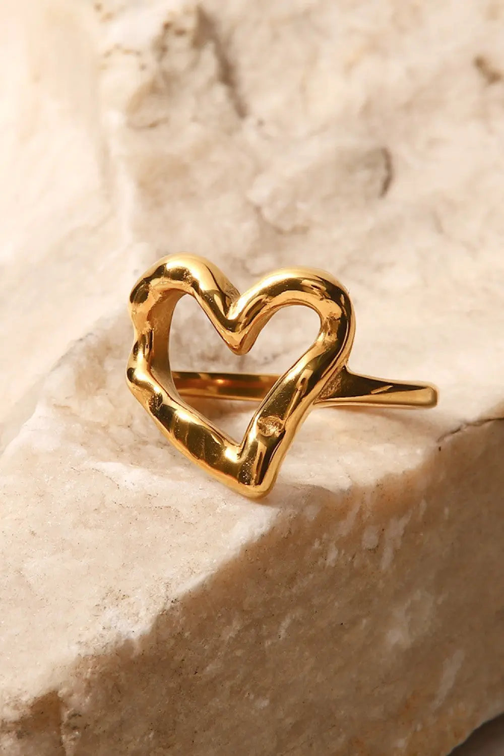 18K Gold Plated Heart-Shaped Ring - GlossiChic Collection Gold / 6 GlossiChic Collection jewelry