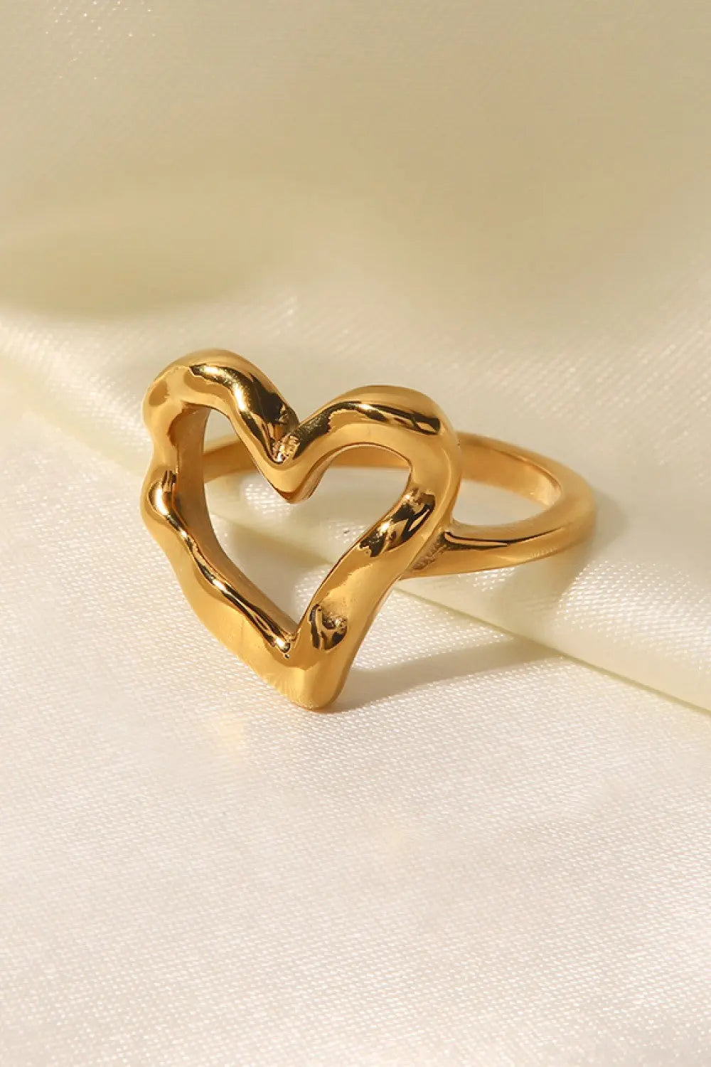 18K Gold Plated Heart-Shaped Ring - GlossiChic Collection Gold / 6 GlossiChic Collection jewelry