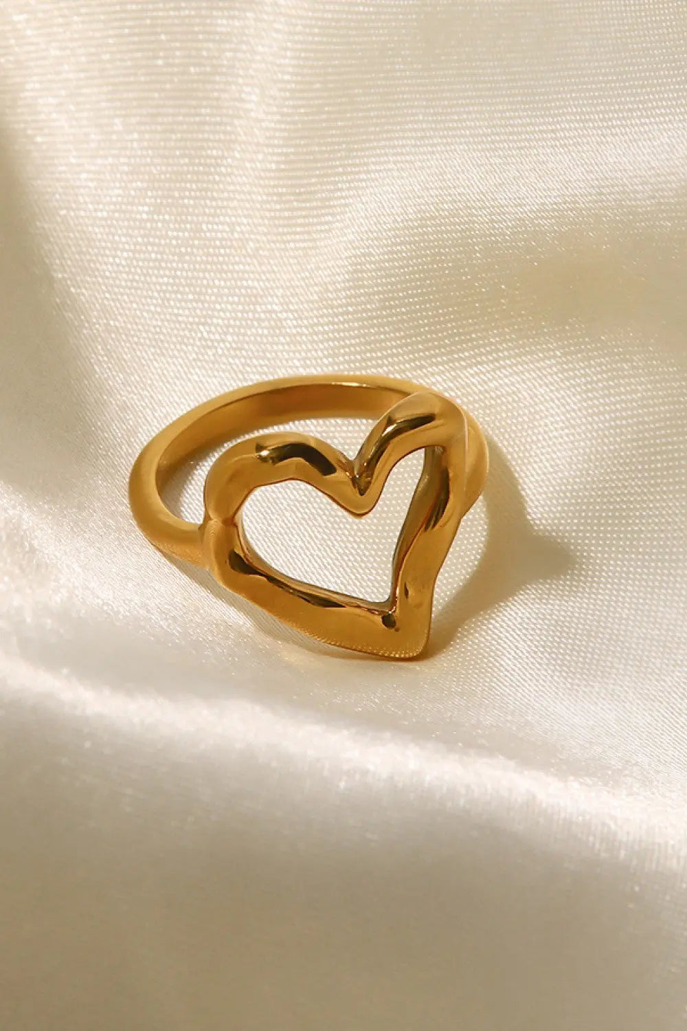 18K Gold Plated Heart-Shaped Ring - GlossiChic Collection Gold / 6 GlossiChic Collection jewelry
