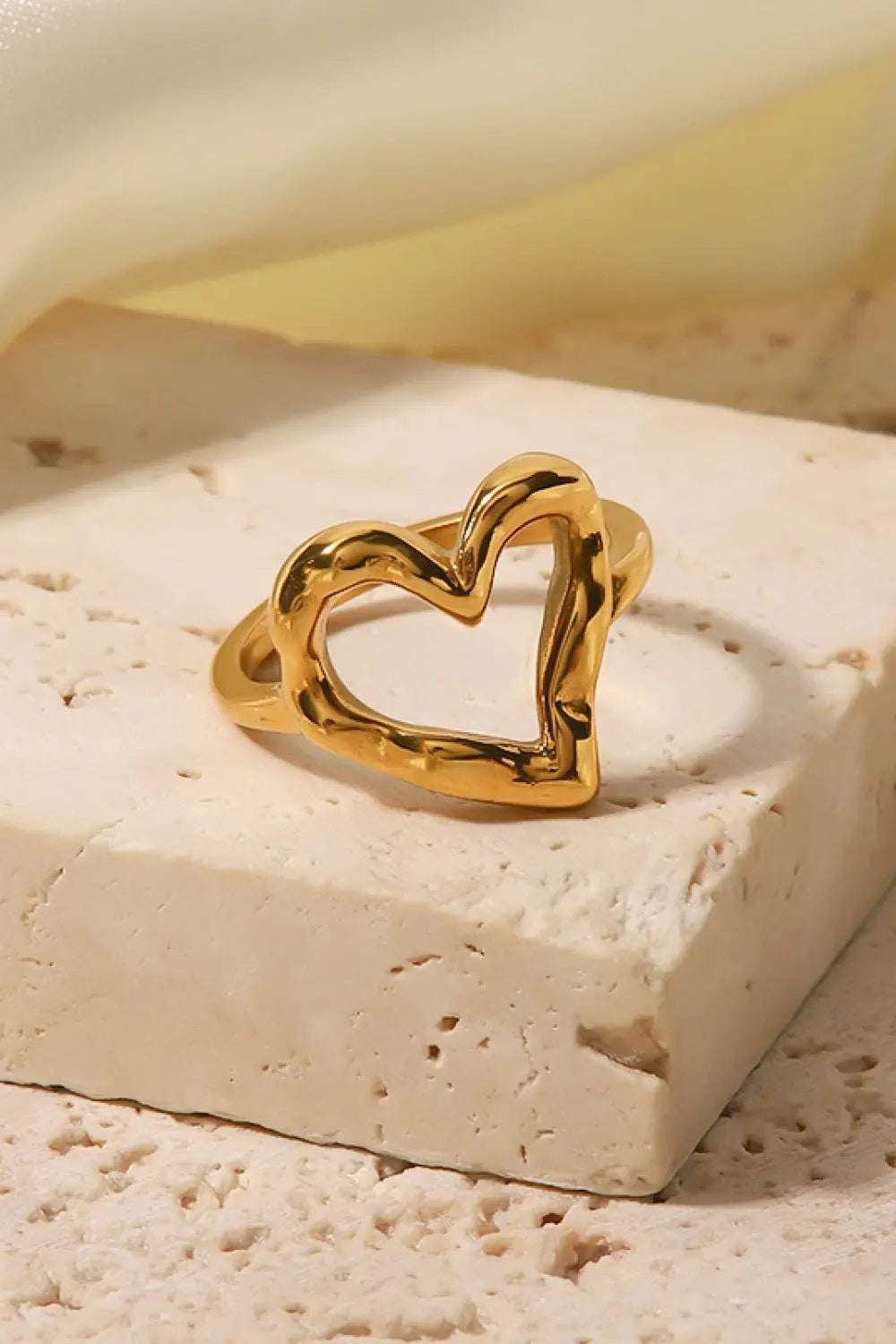 18K Gold Plated Heart-Shaped Ring - GlossiChic Collection Gold / 6 GlossiChic Collection jewelry